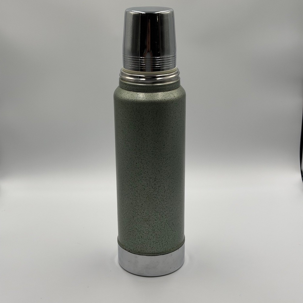 Vintage Aladdin Stanley A-944C 32oz Hammertone Green Vacuum Insulated Thermos